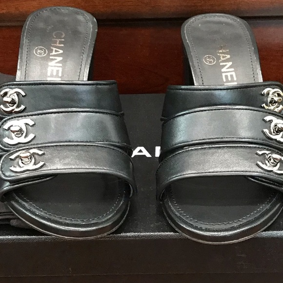 NIB CHANEL CC TURN LOCK LAMB SKIN MULE. - Picture 6 of 13